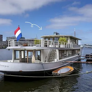 Stunning Boat With A View Bateau-hôtel