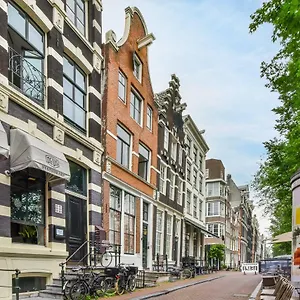  Accommodatie bij particulieren De Achterkamer, A Tiny Attic On The Herengracht