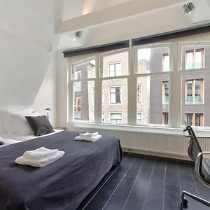  Apartment 2 Bedroom Center Terrace
